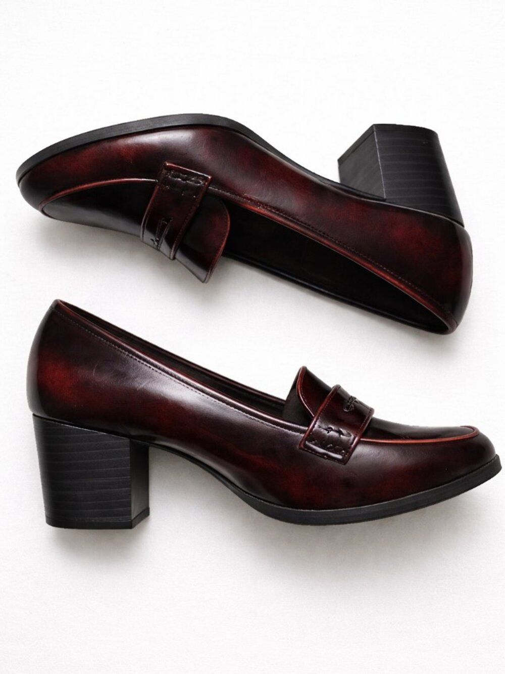 VINTAGE American Eagle Heeled Loafers